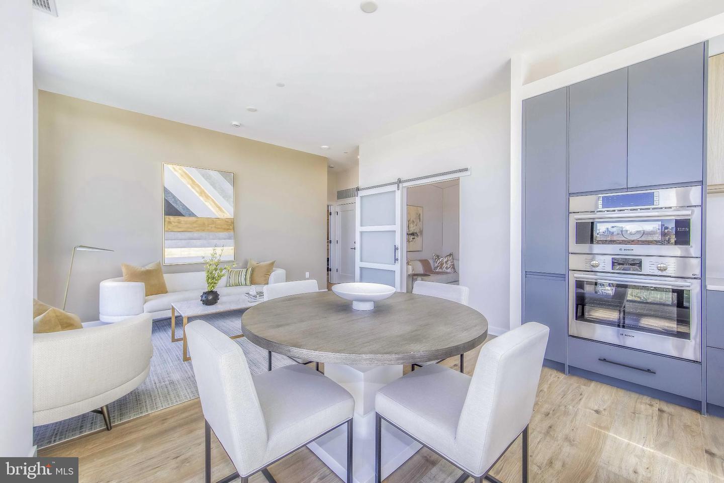 255 W. Falls Station Blvd #ph2 Property Photo 7
