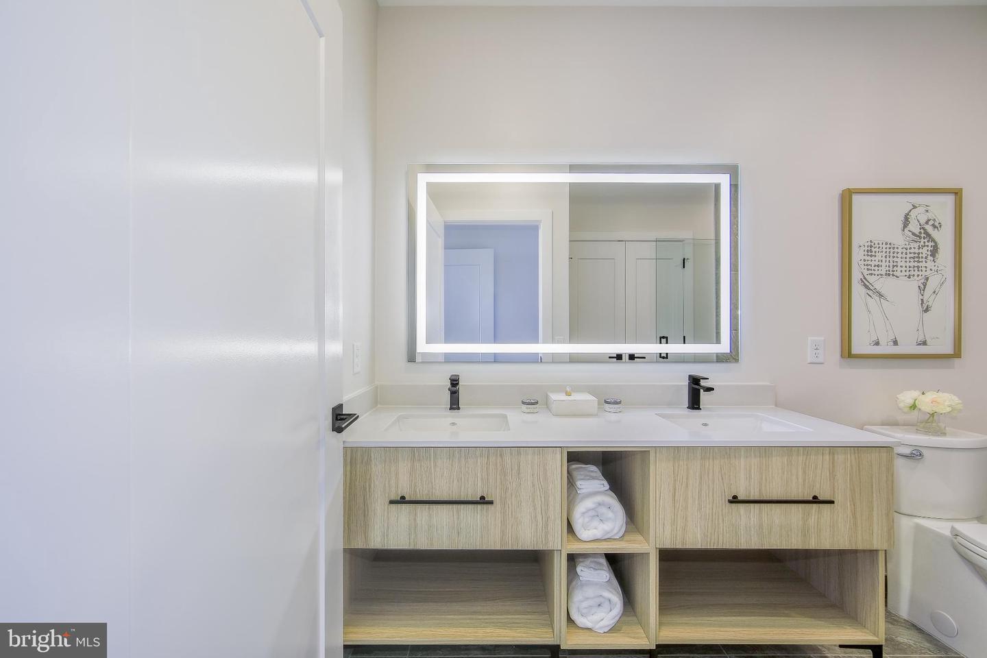 255 W. Falls Station Blvd #ph2 Property Photo 16