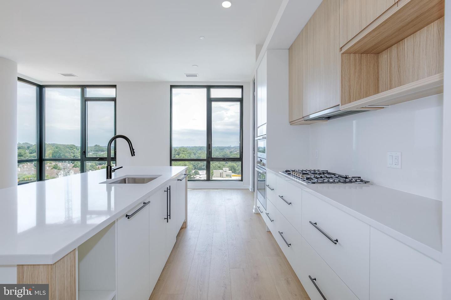 255 W. Falls Station Blvd #ph6 Property Photo 7