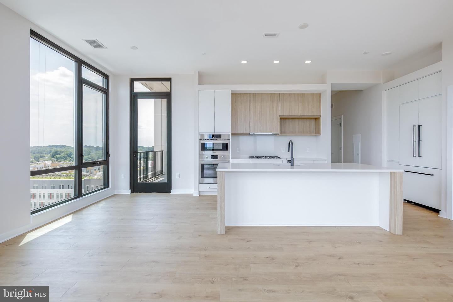 255 W. Falls Station Blvd #ph6 Property Photo 9