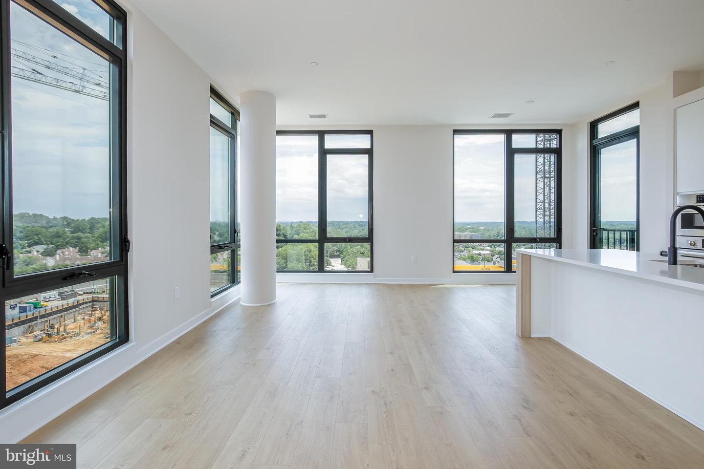 255 W. Falls Station Blvd #ph6 Property Photo 12