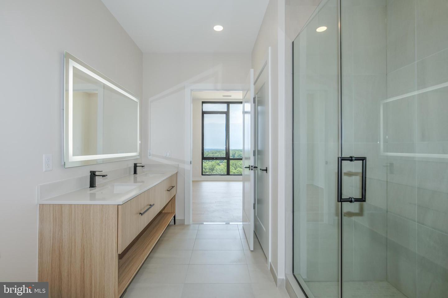 255 W. Falls Station Blvd #ph6 Property Photo 15