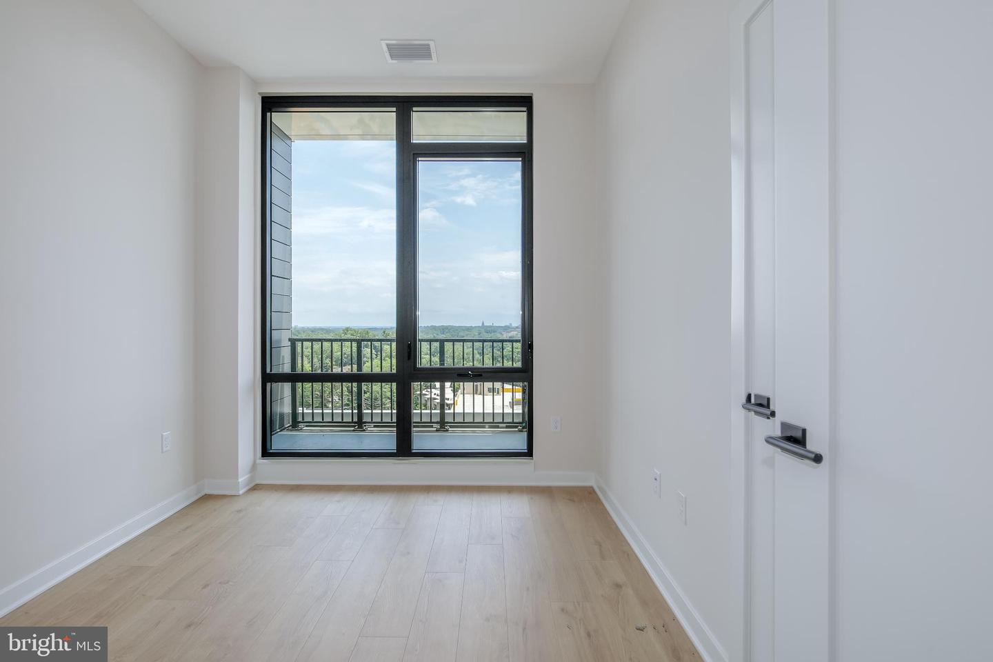 255 W. Falls Station Blvd #ph6 Property Photo 17