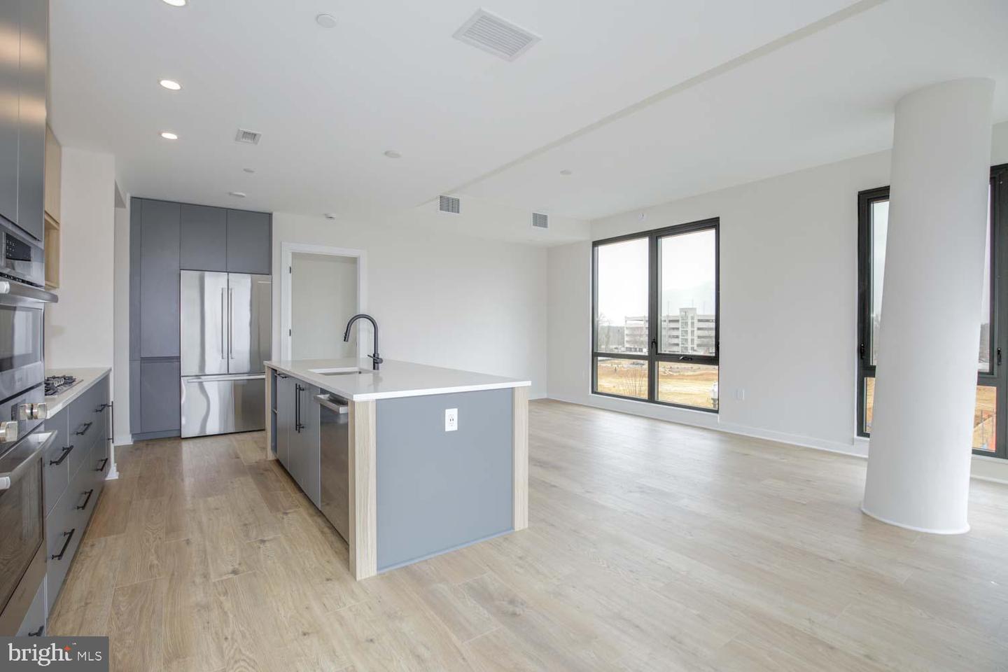 255 W. Falls Station Blvd #206 Property Photo 8