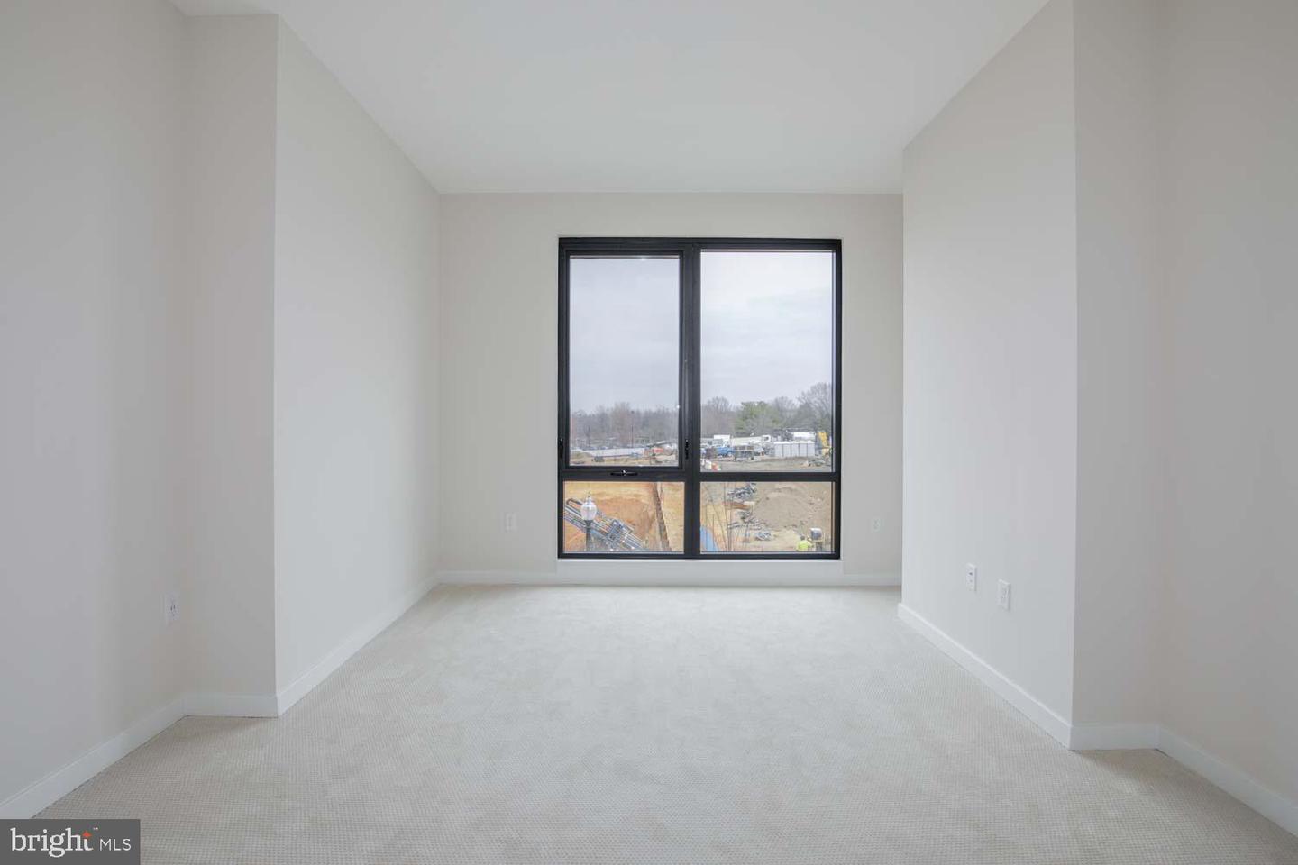 255 W. Falls Station Blvd #206 Property Photo 10