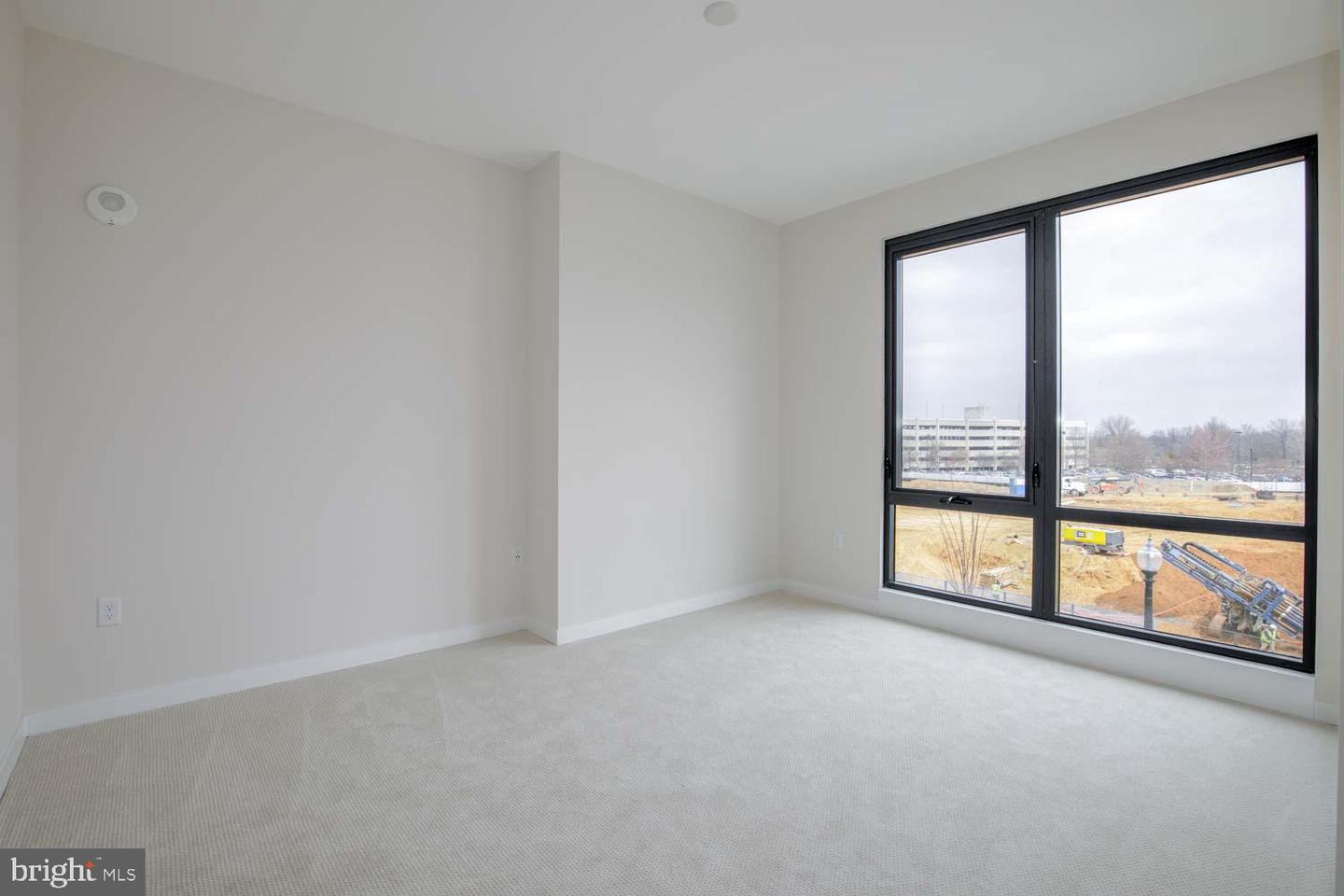 255 W. Falls Station Blvd #206 Property Photo 11