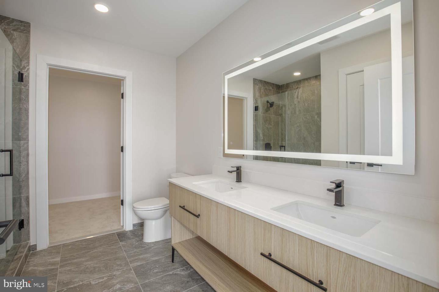 255 W. Falls Station Blvd #206 Property Photo 13