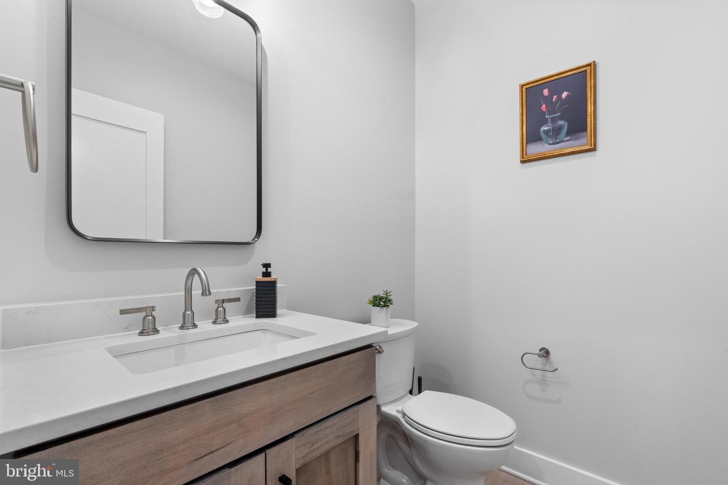 701 Berry St Property Photo 8