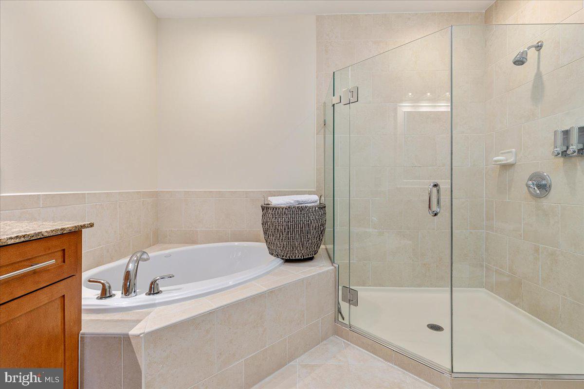 444 W Broad St #509 Property Photo 18