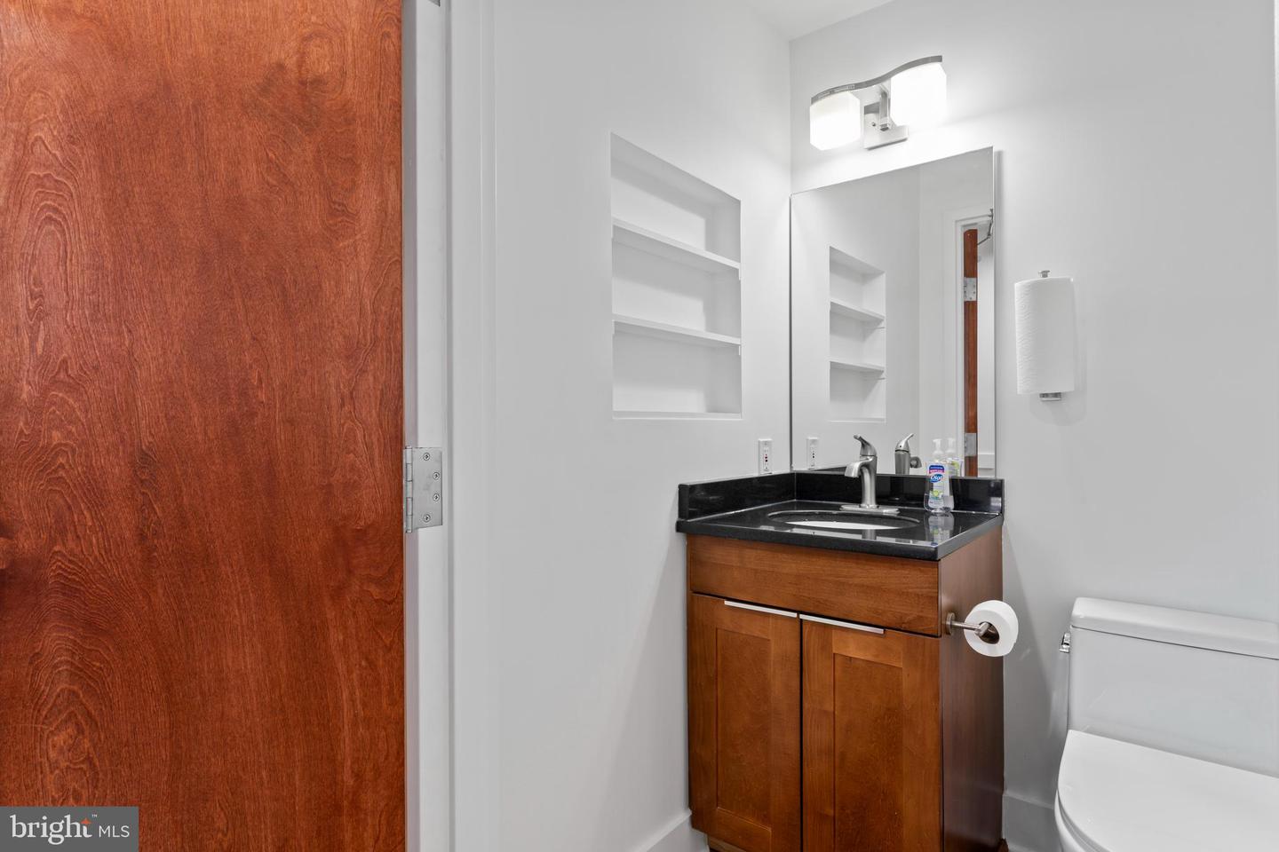 100-b E Broad St #100b Property Photo 10