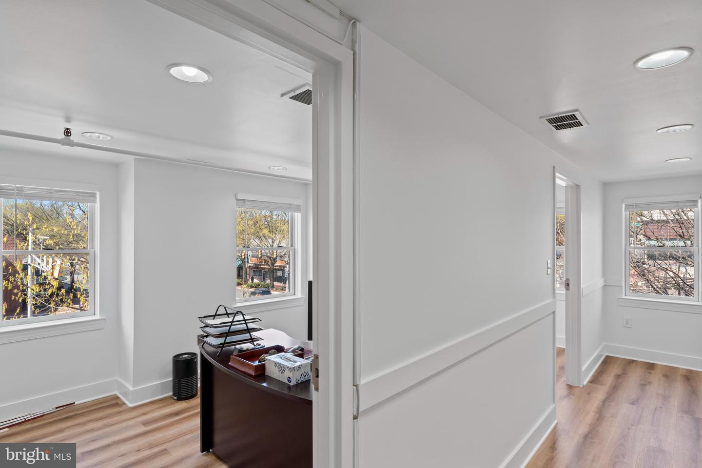 100-b E Broad St #100b Property Photo 20