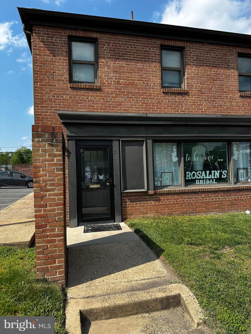 706 S Washington St #first Floor Property Photo 1