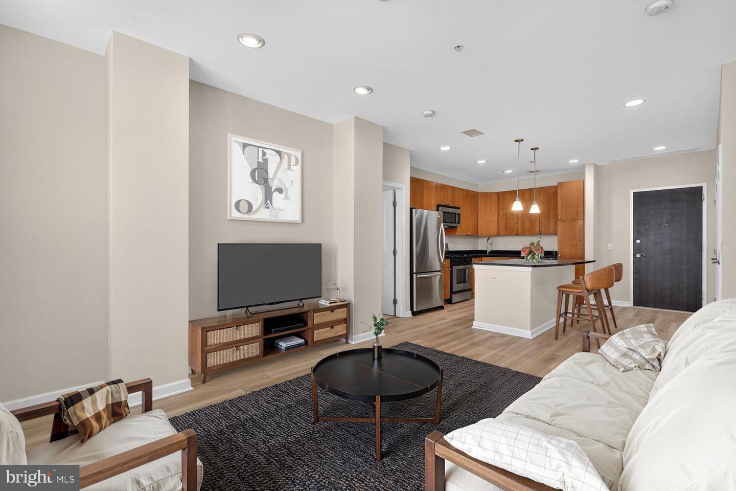 444 W Broad St W #204 Property Photo 1