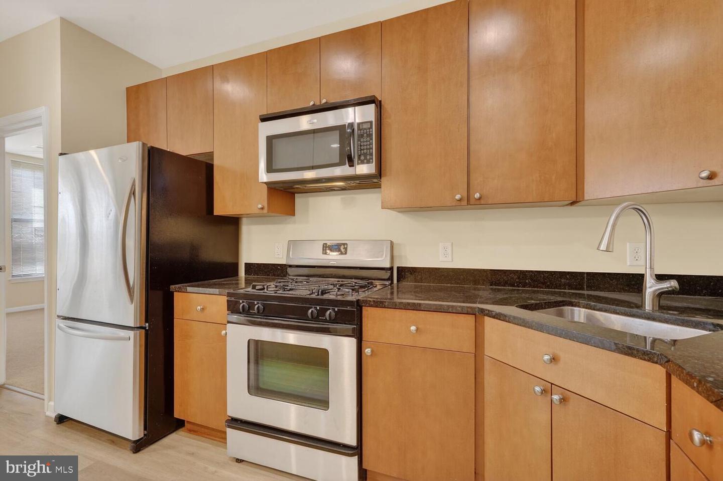 444 W Broad St W #204 Property Photo 5