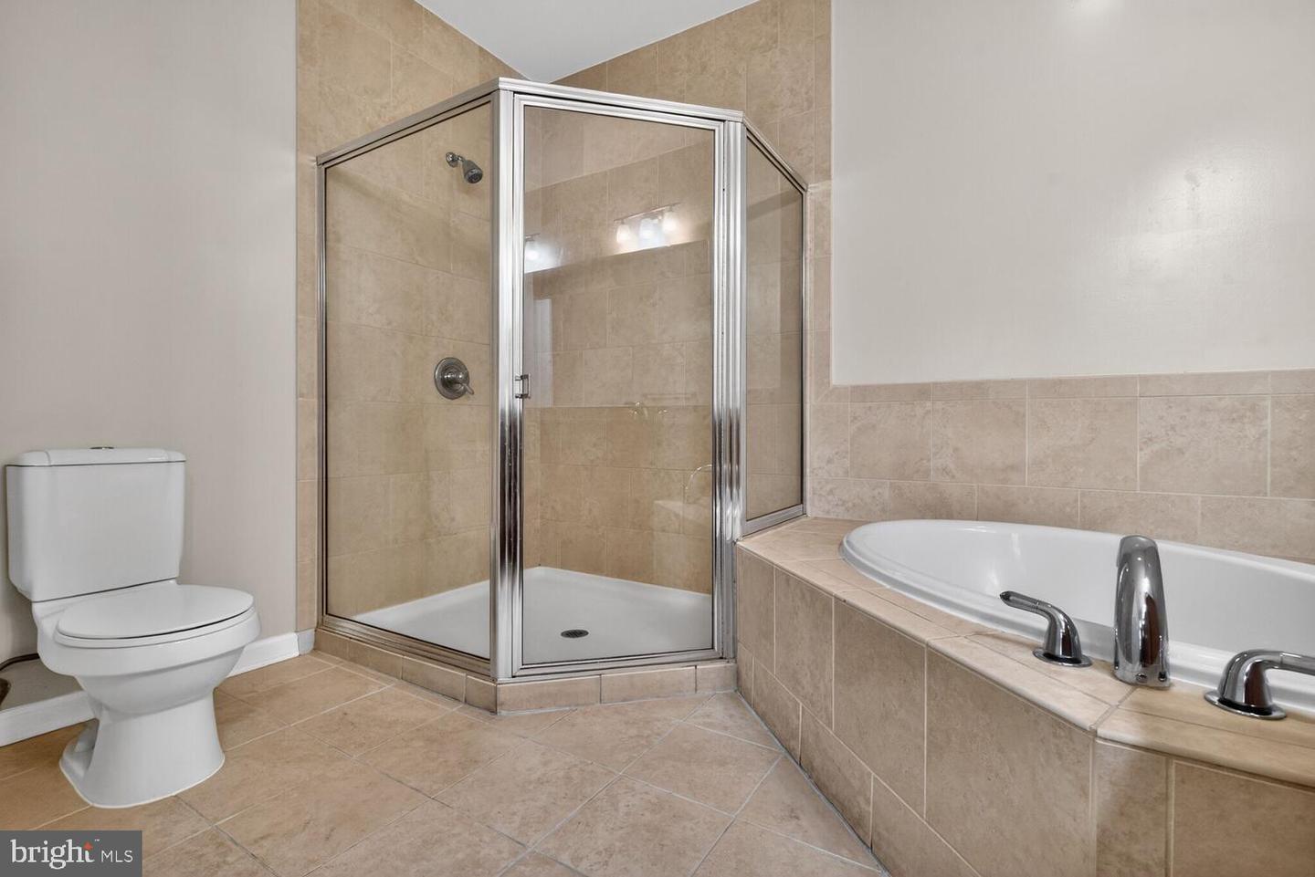 444 W Broad St W #204 Property Photo 10