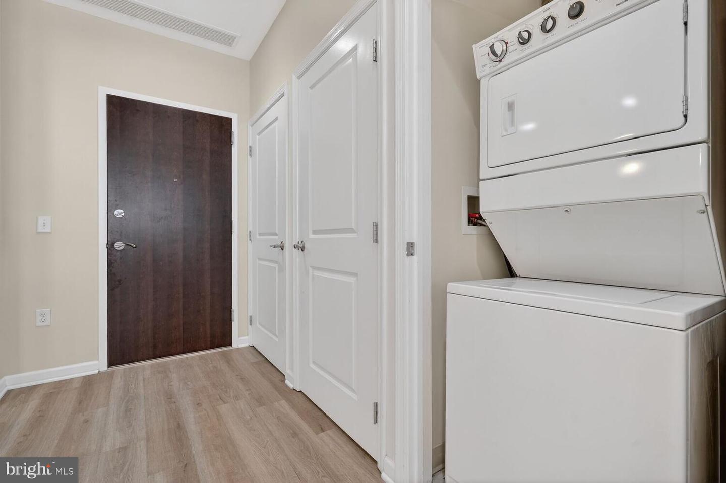 444 W Broad St W #204 Property Photo 14