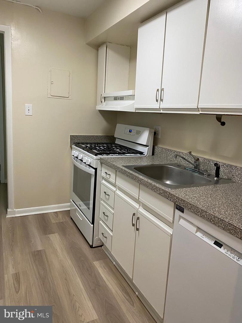 110 Birch St #c-2 Property Photo 8