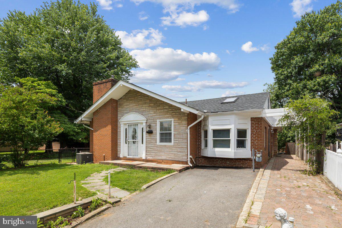 202 S Cherry St Property Photo 1