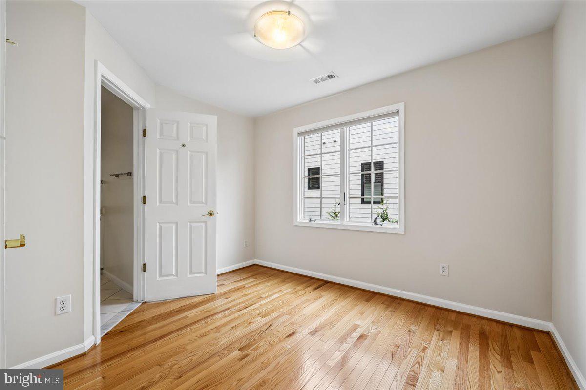 904 Lincoln Ave Property Photo 16