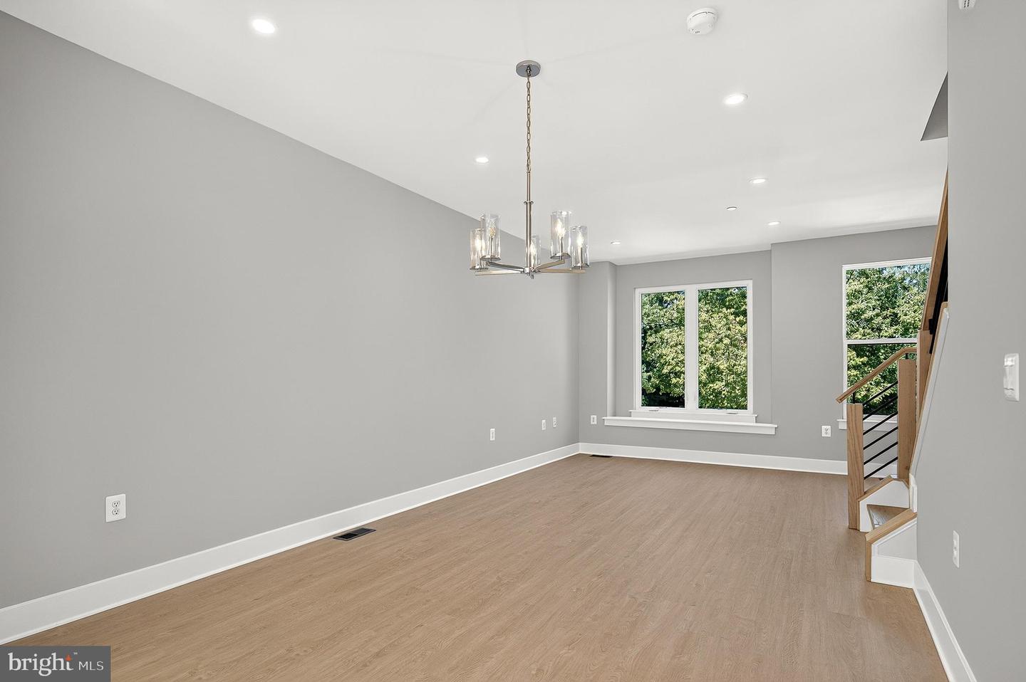 158 N Lee Property Photo 24