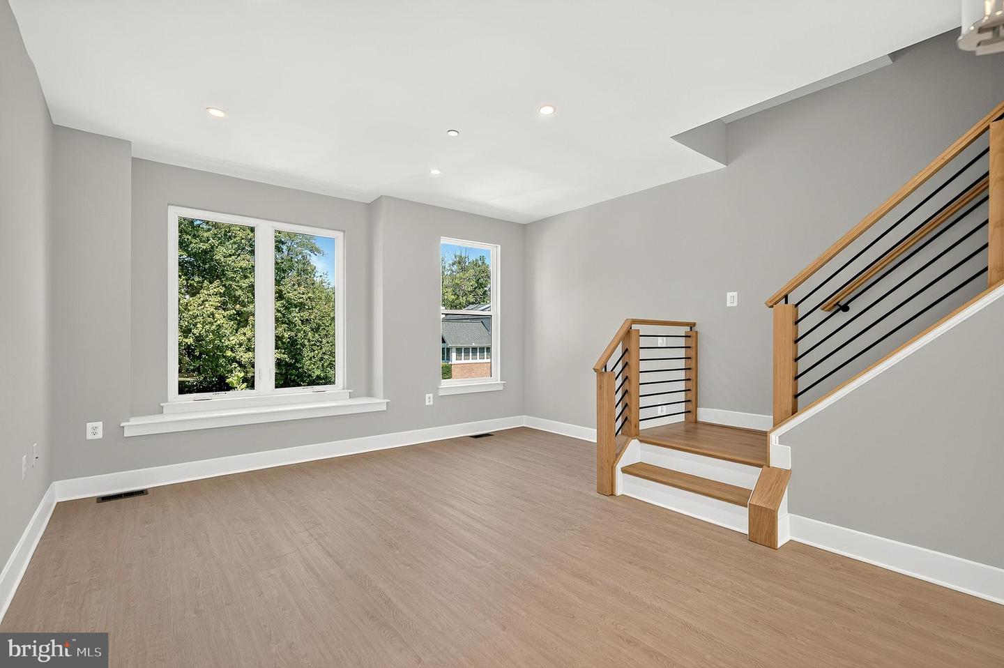 158 N Lee Property Photo 29
