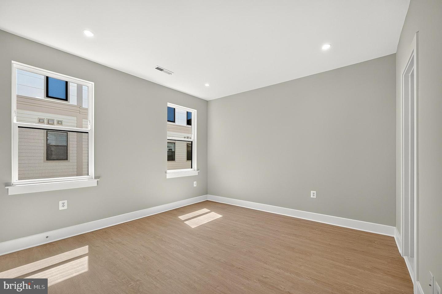 158 N Lee Property Photo 31