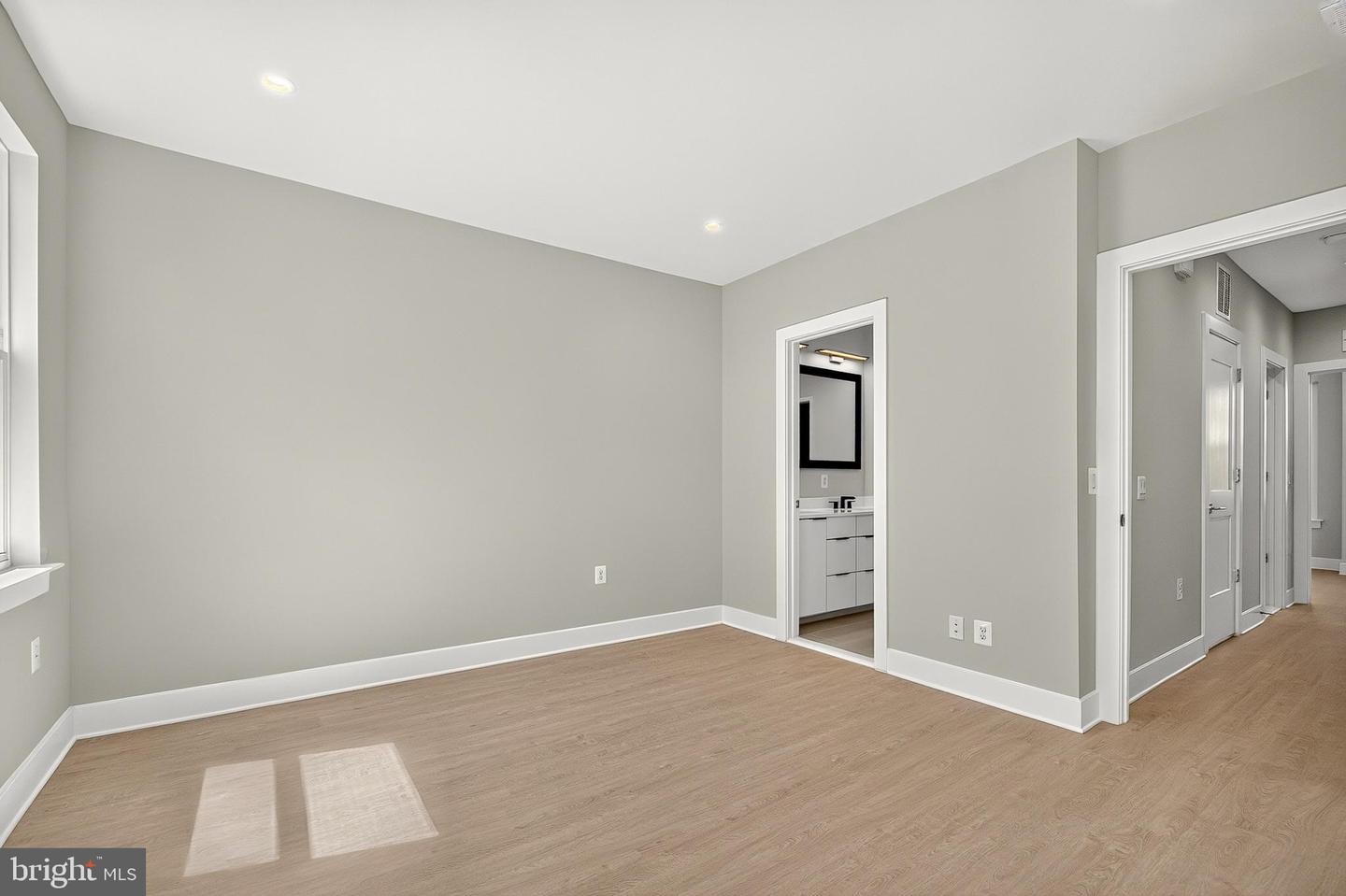 158 N Lee Property Photo 32