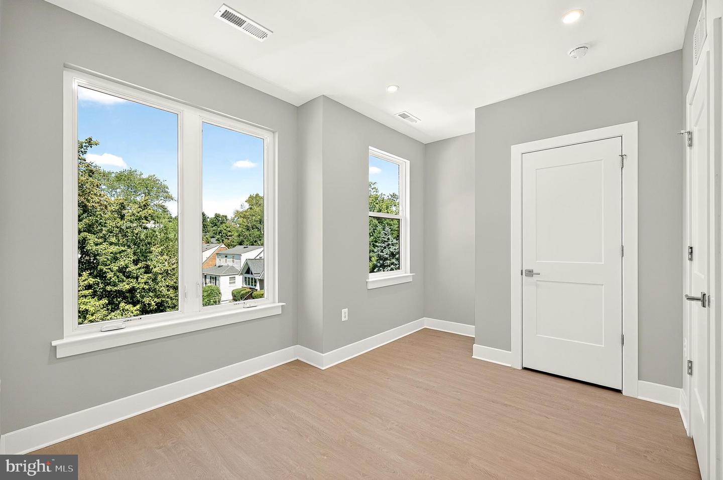 158 N Lee Property Photo 41
