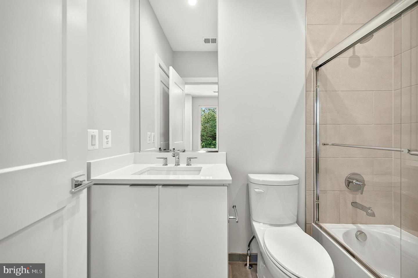 158 N Lee Property Photo 44