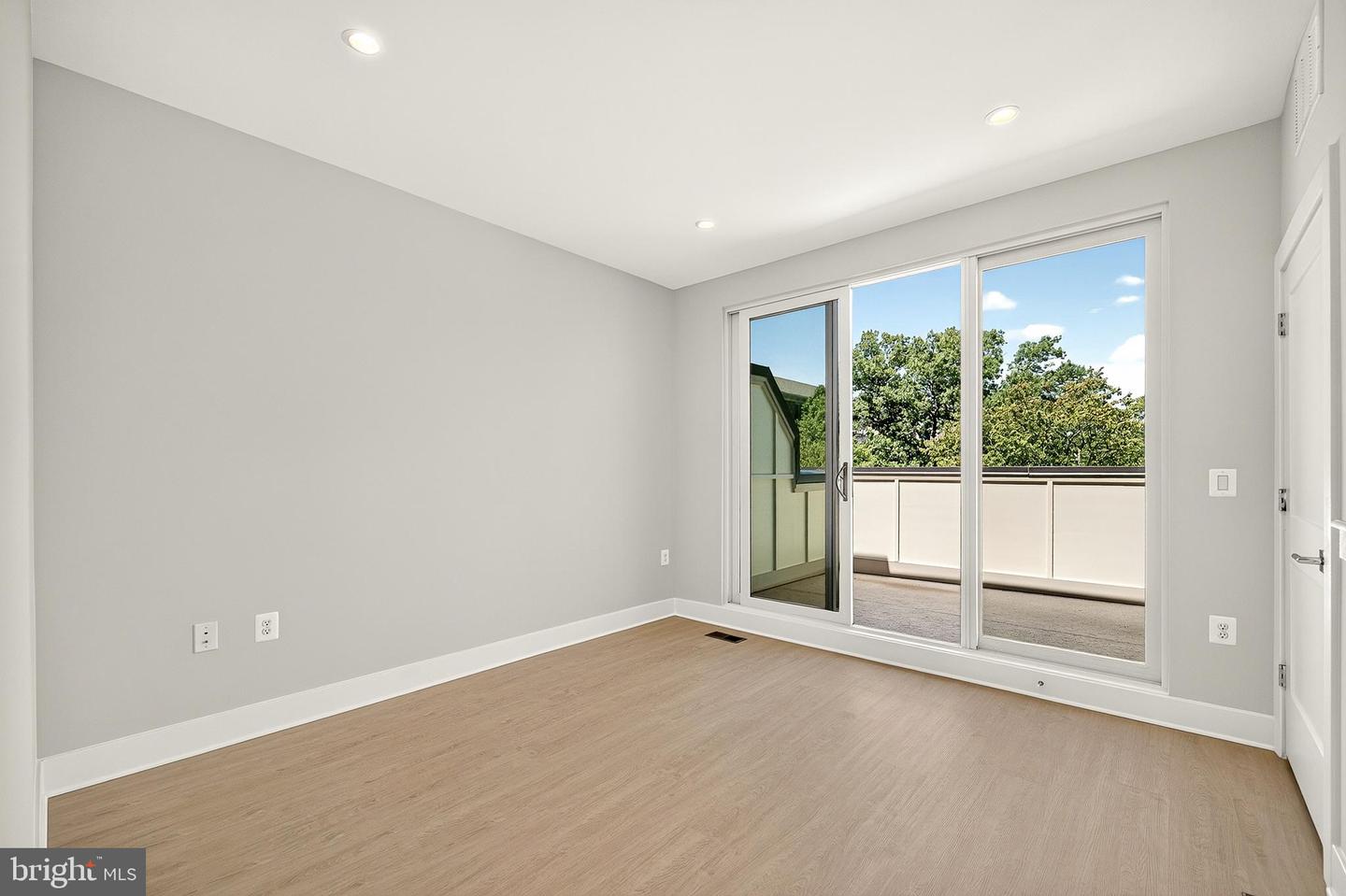 158 N Lee Property Photo 48