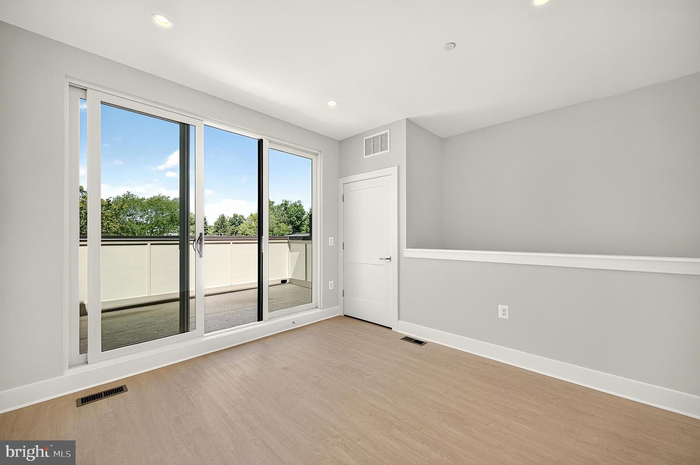 158 N Lee Property Photo 49