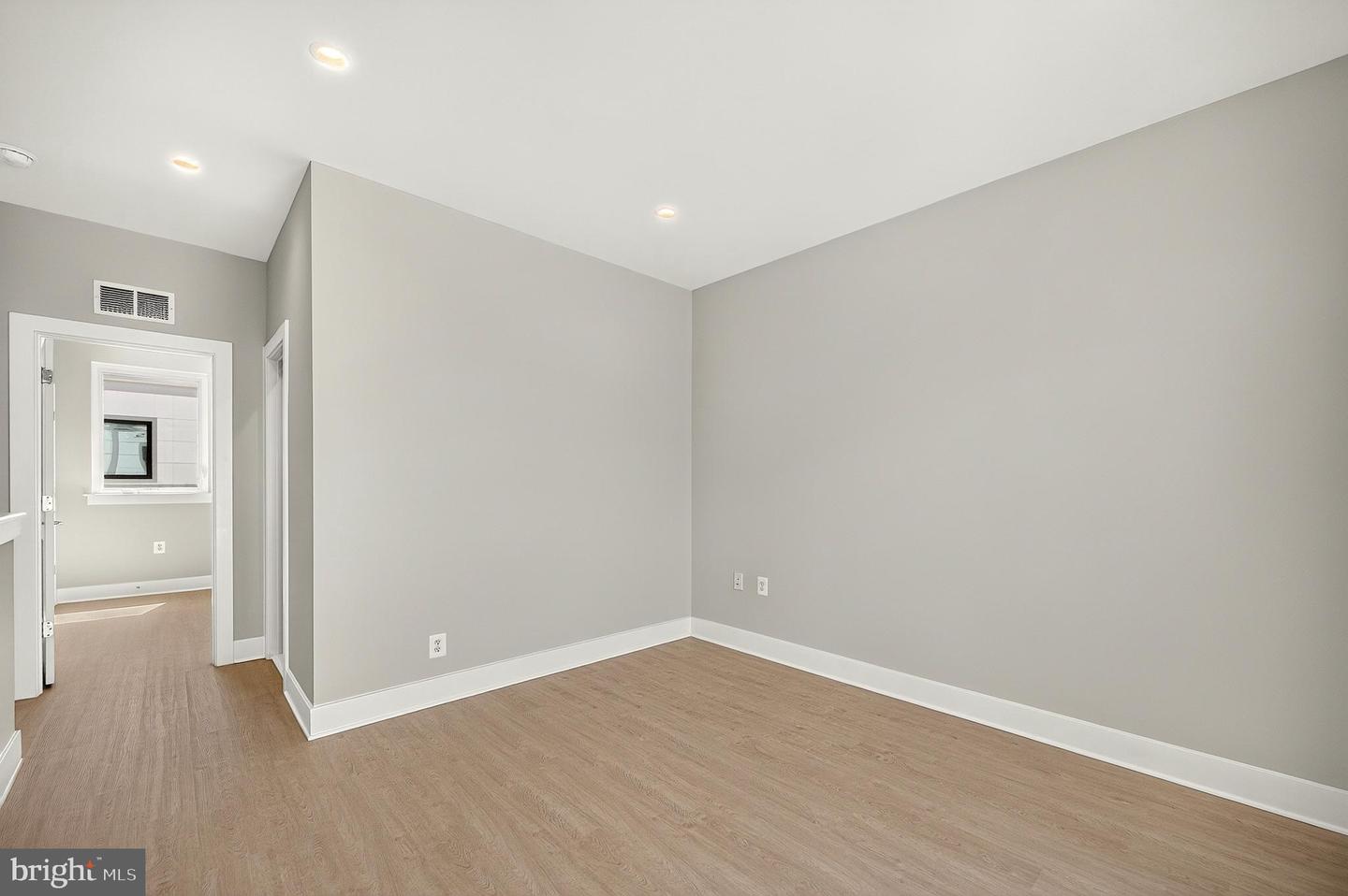 158 N Lee Property Photo 51