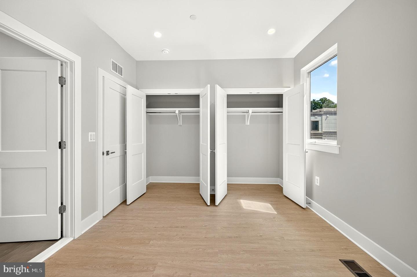 158 N Lee Property Photo 55