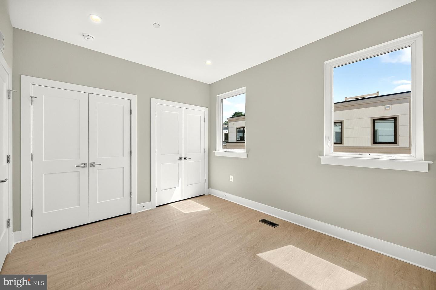 158 N Lee Property Photo 56