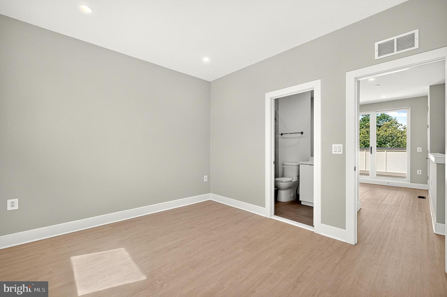 158 N Lee Property Photo 58