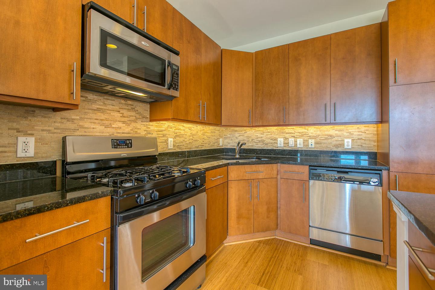 444 W Broad St #515 Property Photo 5