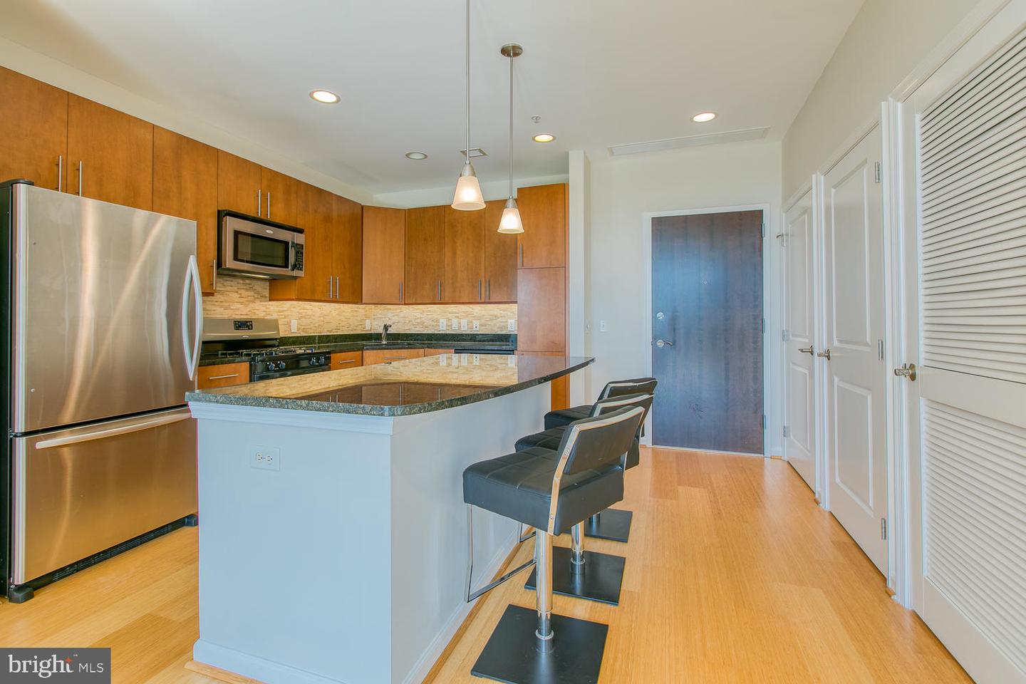 444 W Broad St #515 Property Photo 6
