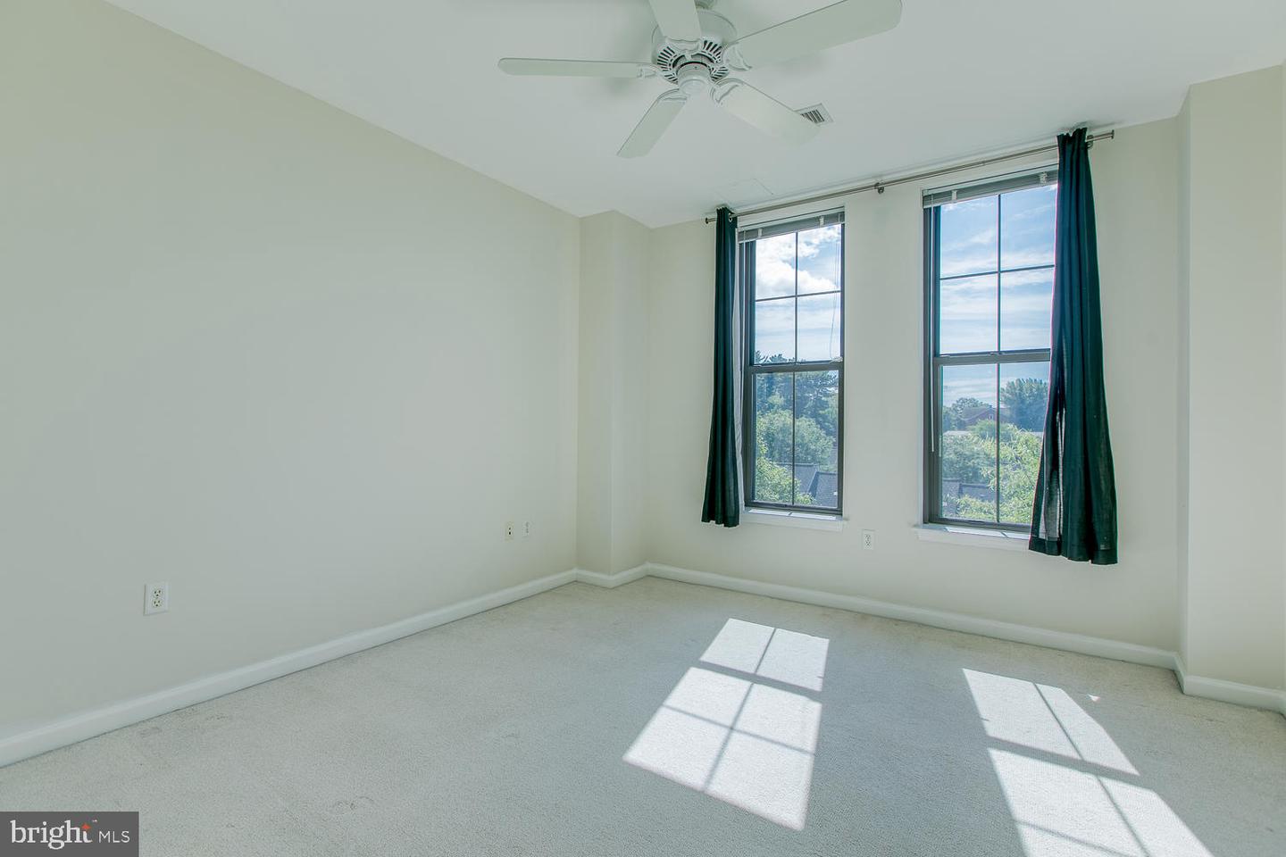 444 W Broad St #515 Property Photo 11
