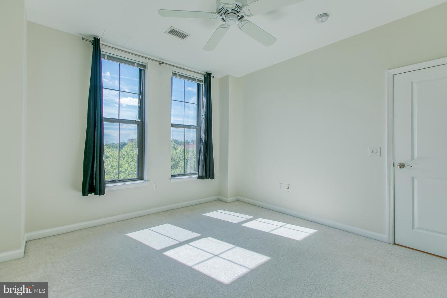 444 W Broad St #515 Property Photo 12