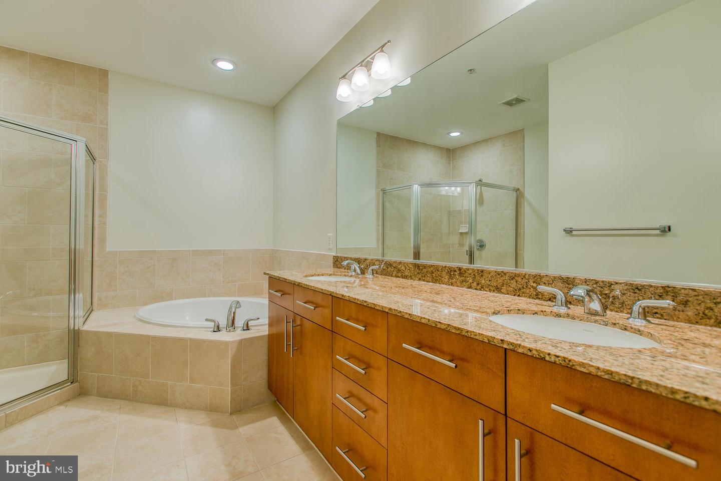 444 W Broad St #515 Property Photo 15