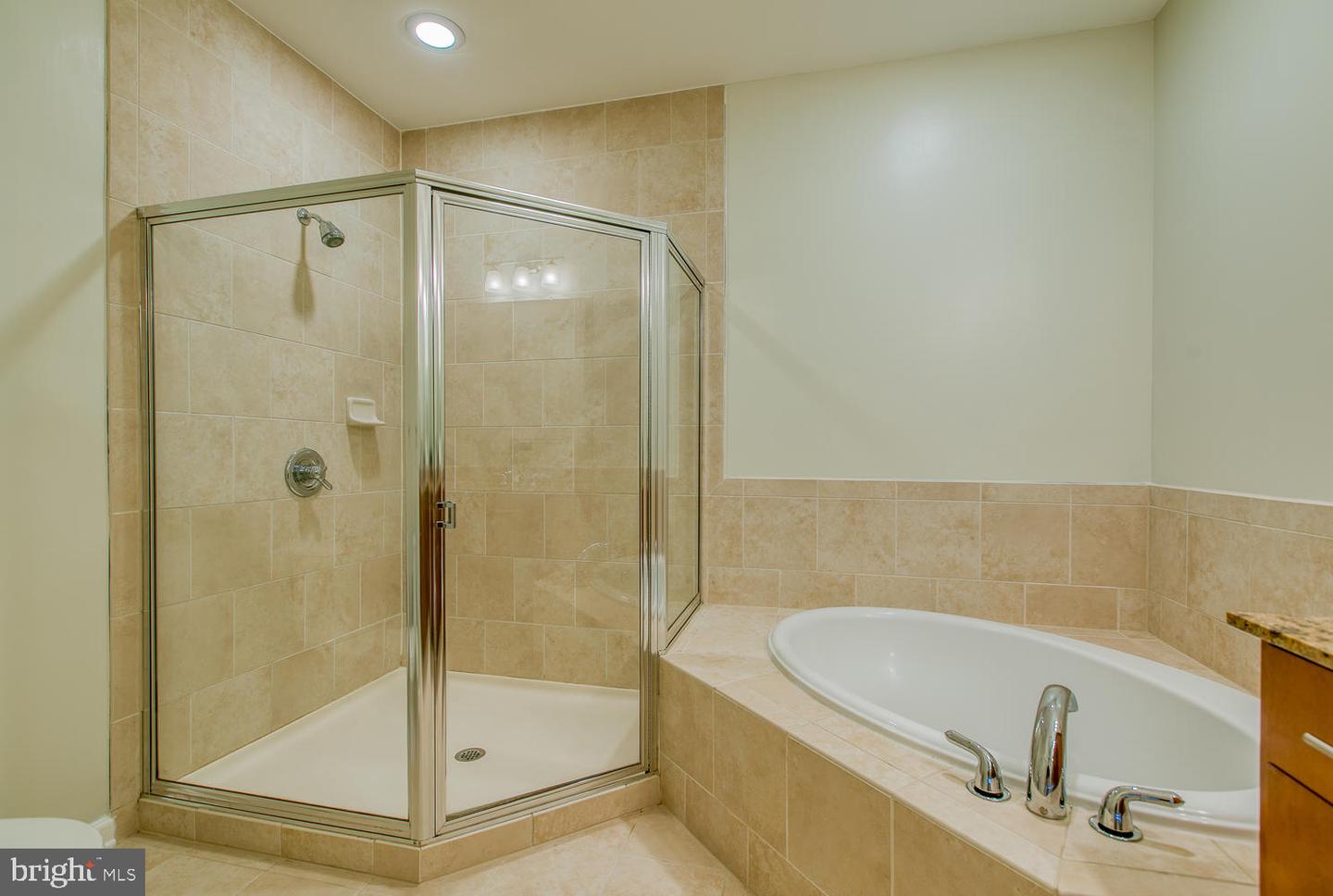 444 W Broad St #515 Property Photo 16