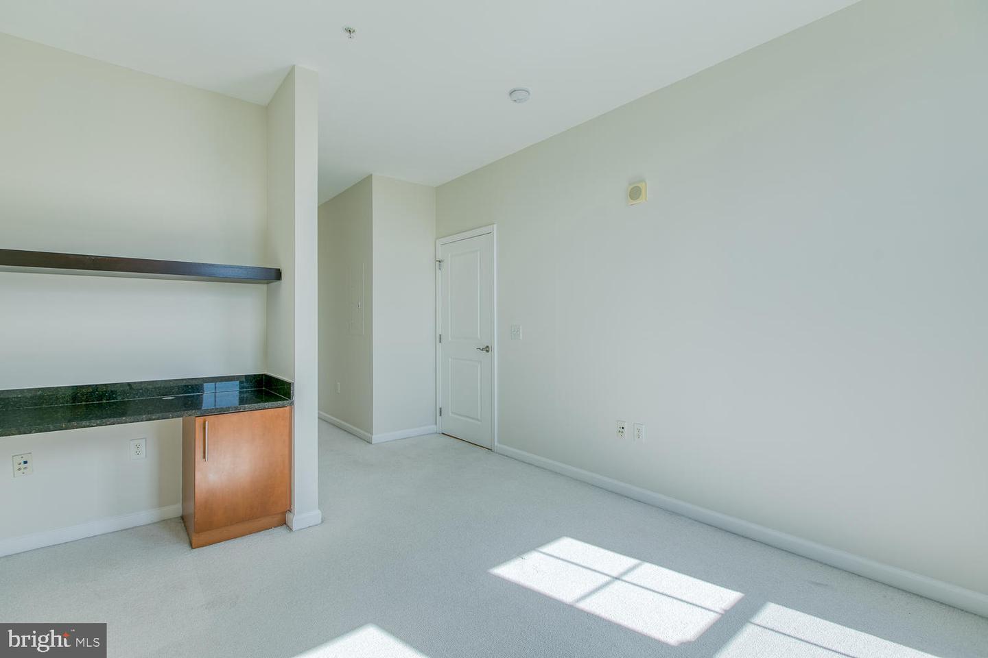 444 W Broad St #515 Property Photo 19