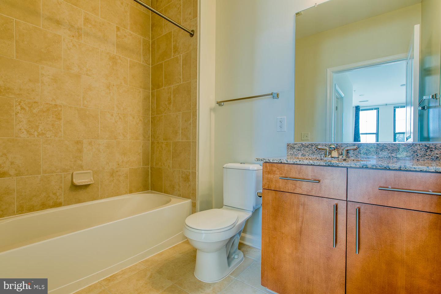 444 W Broad St #515 Property Photo 21