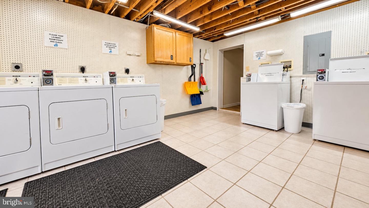 1034 S Washington St #3 Property Photo 17