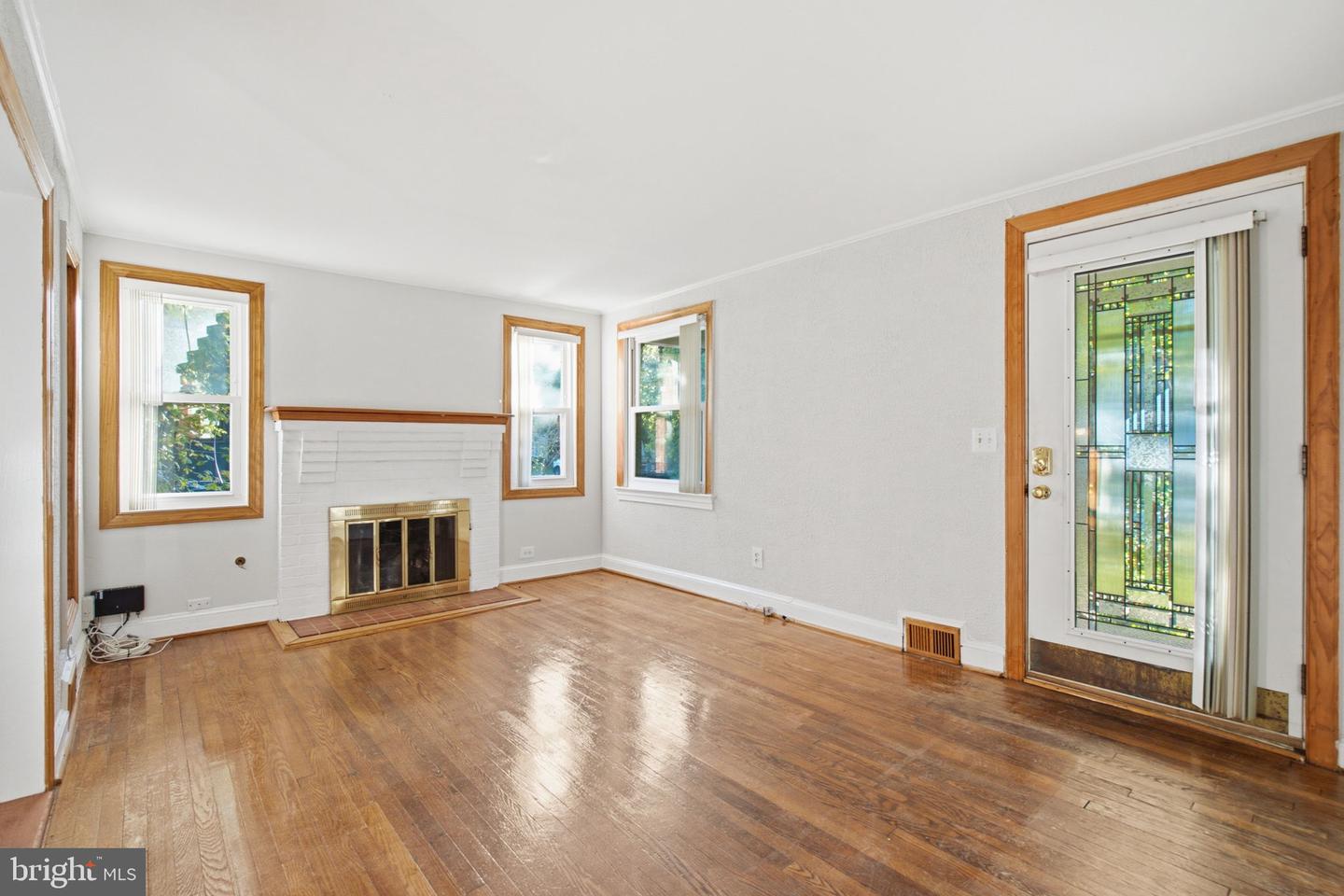 115 S Spring St Property Photo 6