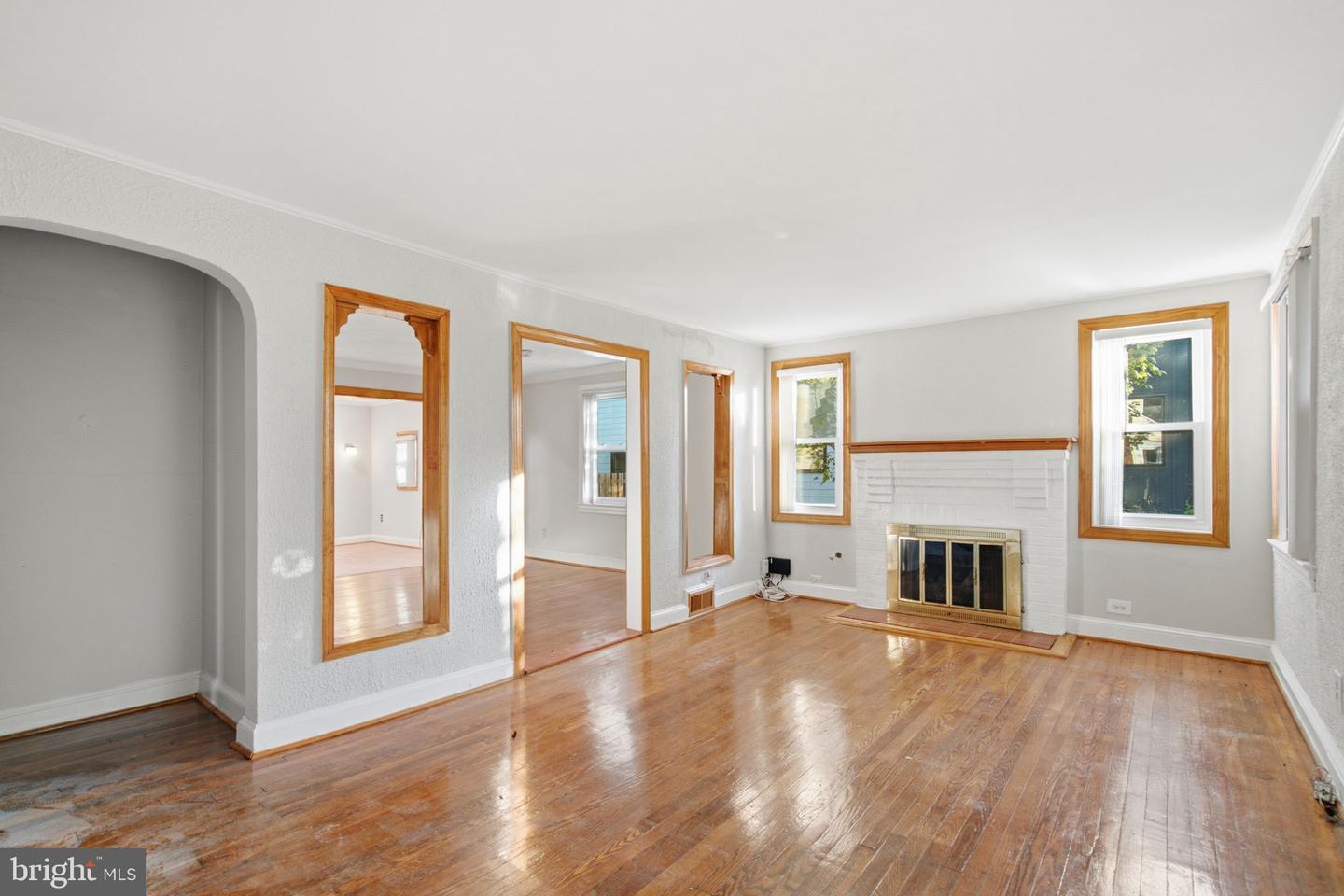 115 S Spring St Property Photo 7