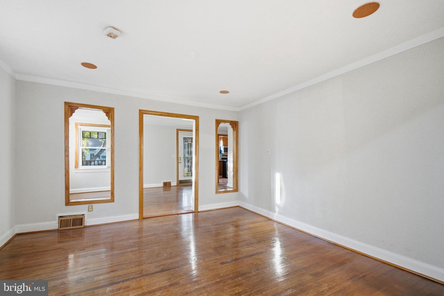 115 S Spring St Property Photo 16
