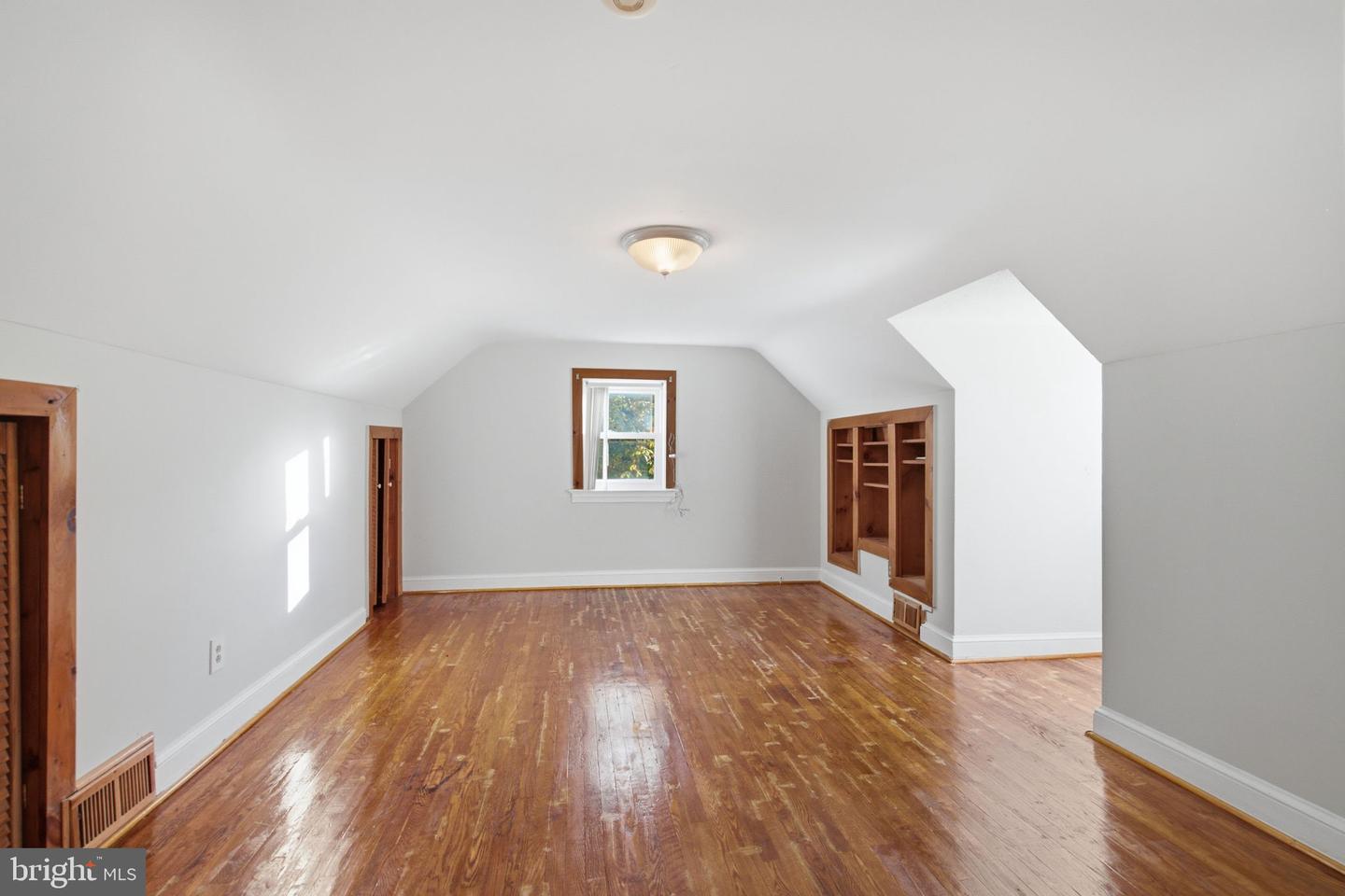 115 S Spring St Property Photo 21