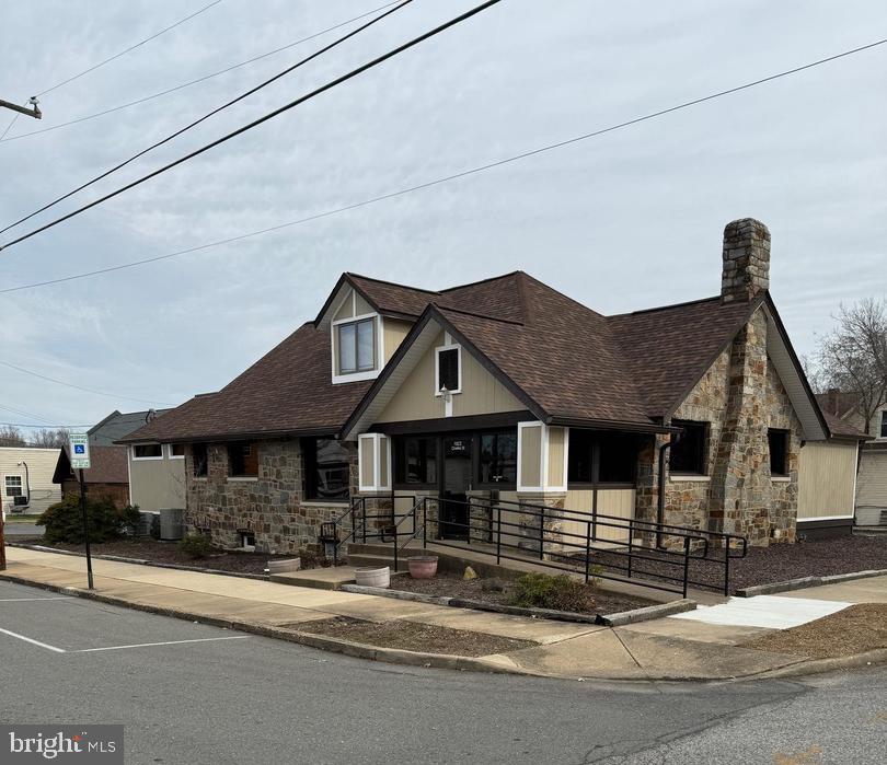 1823 Charles St Property Photo