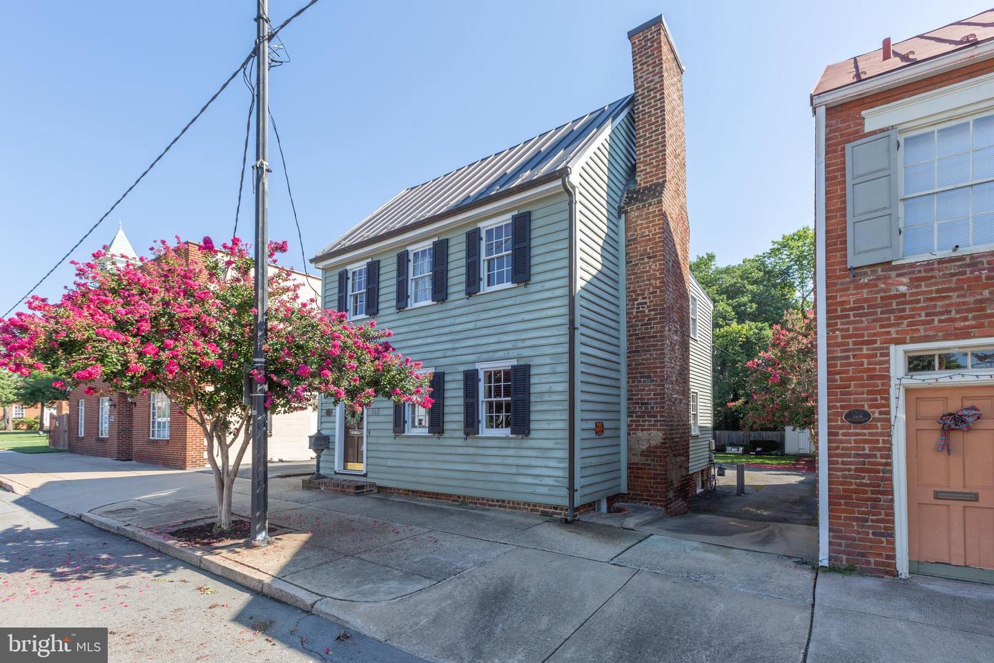 513 Princess Anne St Property Photo 3